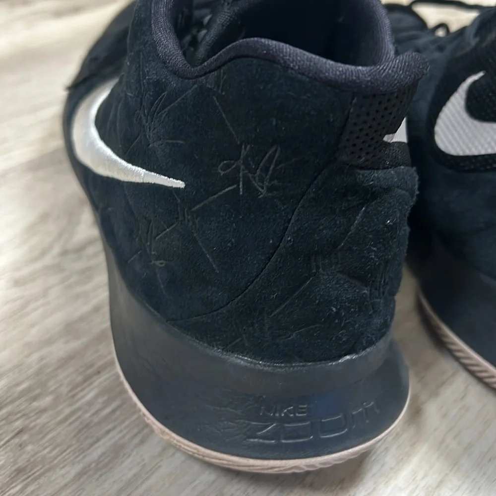 Nike Kyrie 3 Black Suede Quilted Embroidered Swoosh 852395-010 Collector Edition
